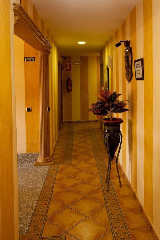 Hostal Castilla Mocejon Exterior photo